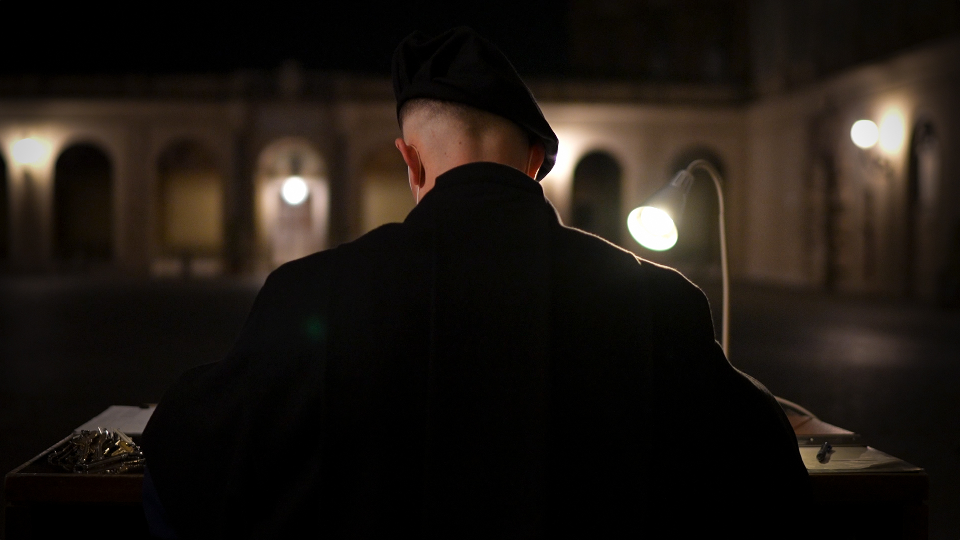 Gardes suisses en uniforme d'apparat au Vatican, tournage du reportage Les anges gardiens du pape